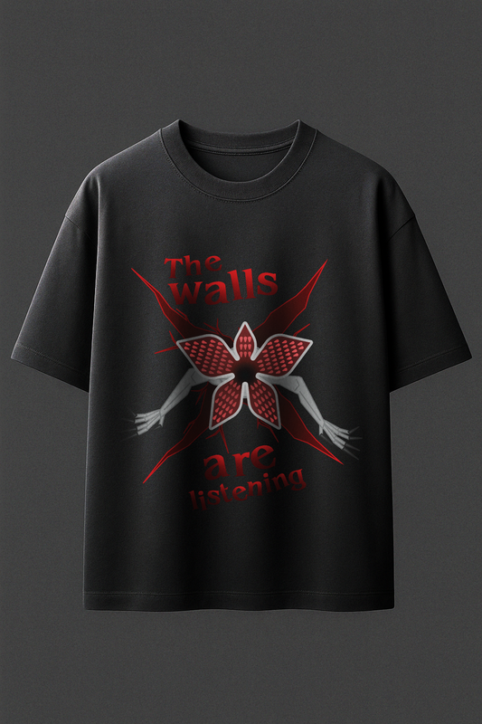 Walls are listening Oversized T-shirt